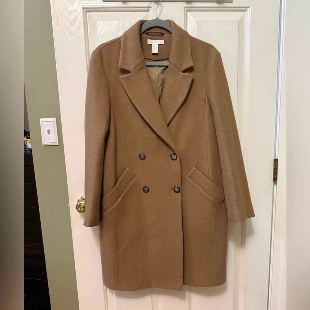 H&M double breasted camel wool blend coat. NWOT. Size 2, but fits like a medium. - Picture 2 of 8